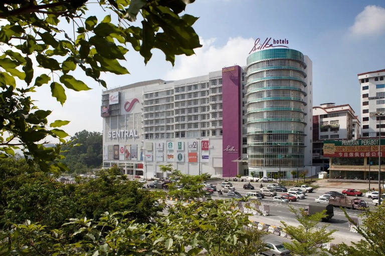 Daytime facade of Silka Cheras Hotel, Kuala Lumpur