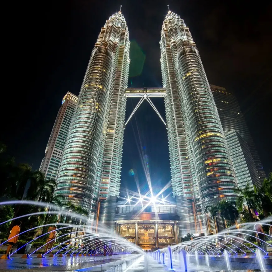 High-rise exterior view of Petronas Twin Towers