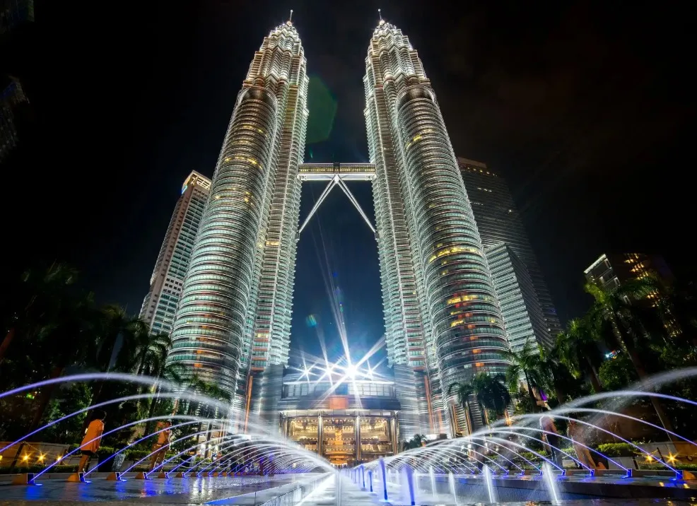 High-rise exterior view of Petronas Twin Towers