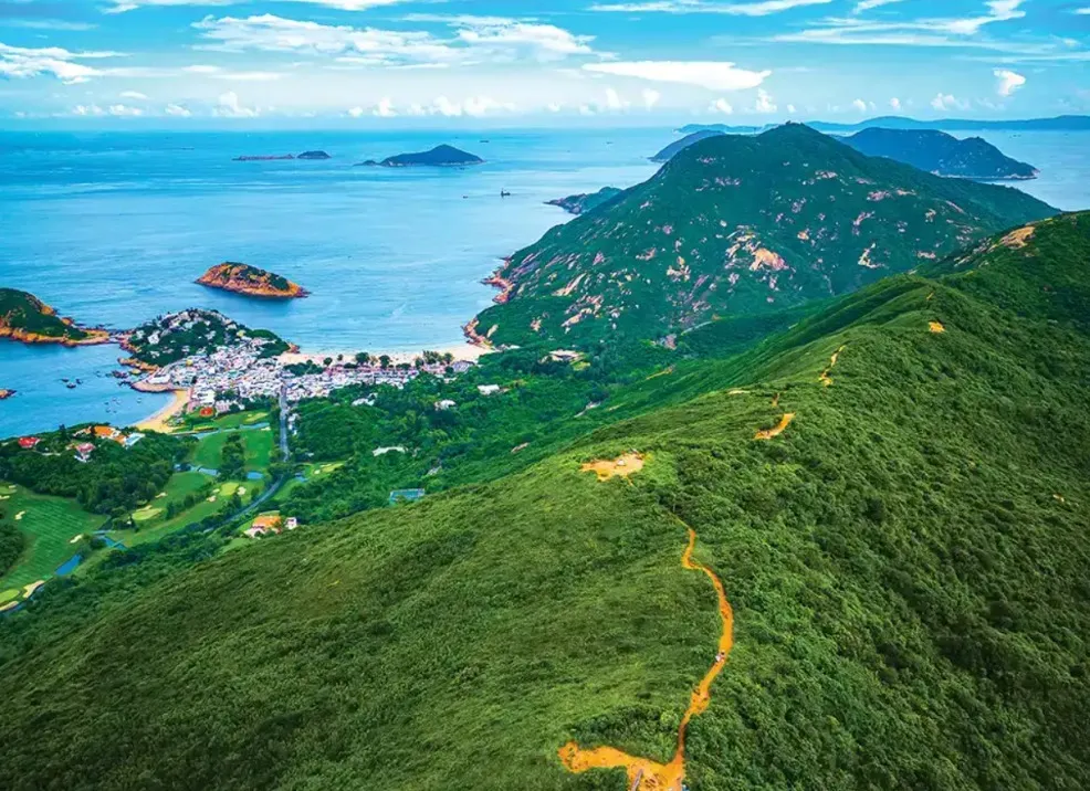 Dragon’s Back Ridge at Lantau Peak Outdoor Adventures