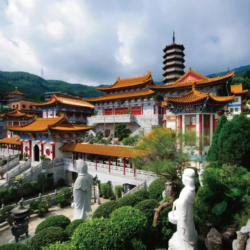 Statues and temple area at Tsuen Wan Buddhist Western Monastery